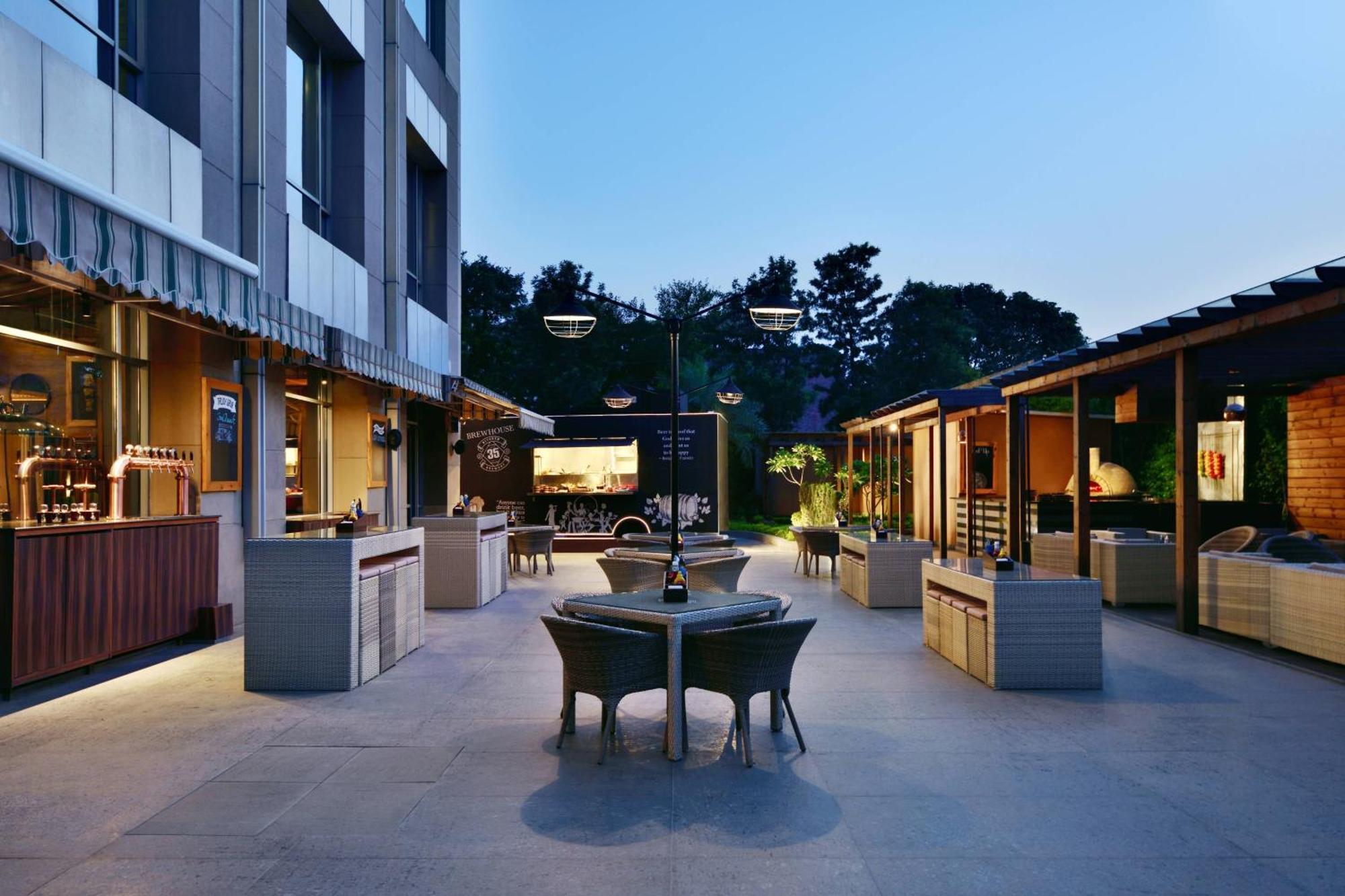 เจดับปลิว แมริออท โฮเต็ล ชานดิการ์ห Hotel จัณฑีครห์ ภายนอก รูปภาพ